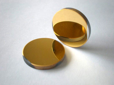 Laserkop, lasersnijden met laser snijmachine. Metaal lasersnijden